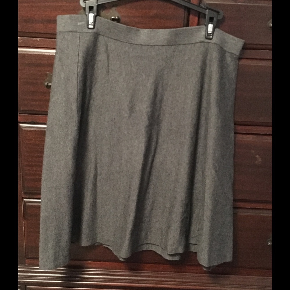 2/$25 Ann Taylor Skirt